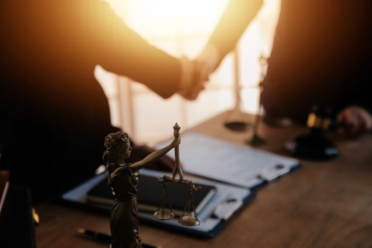 Abogados de defensa por robo a mano armada en Mesa