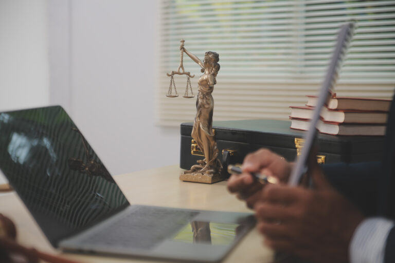 Abogados de asalto agravado a un policía en Goodyear