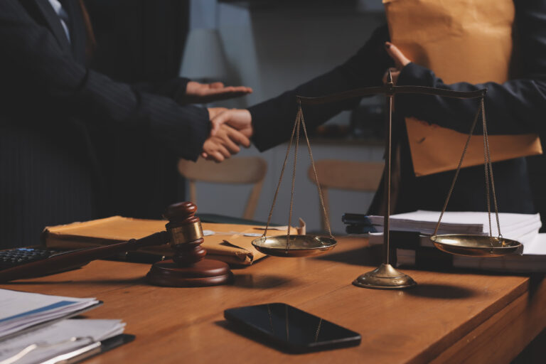 Abogados de defensa por robo a mano armada en Green Valley 