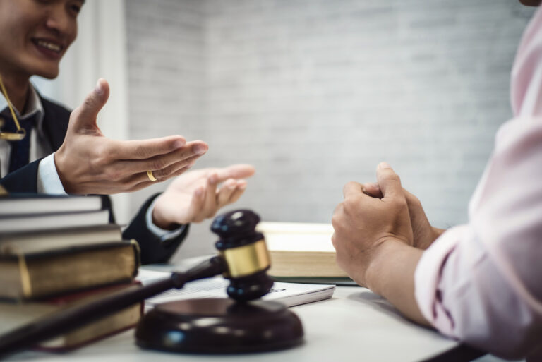Abogados por solicitar prostitución en Seligman