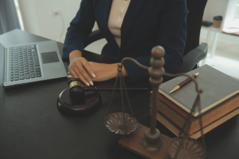 Abogados de asalto agravado a un policía en Green Valley