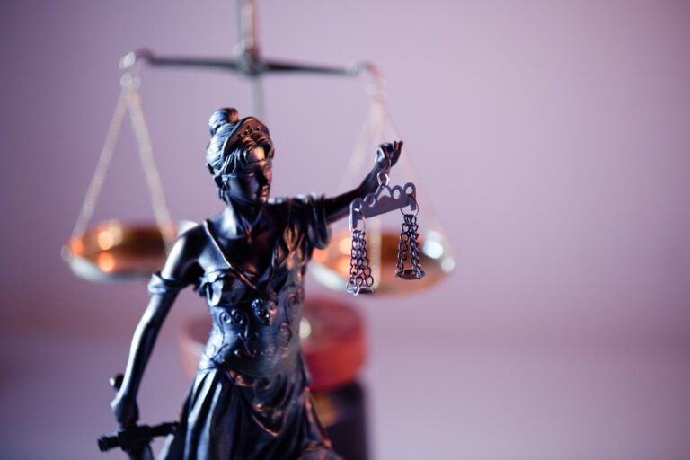 Abogados de agresión con agravantes y lesiones corporales graves en Carefree