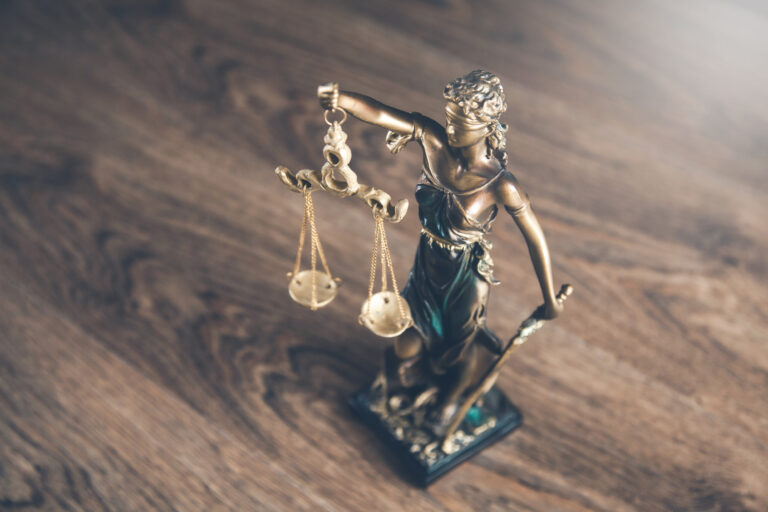 Abogados de agresión con agravantes y lesiones corporales graves en Green Valley 