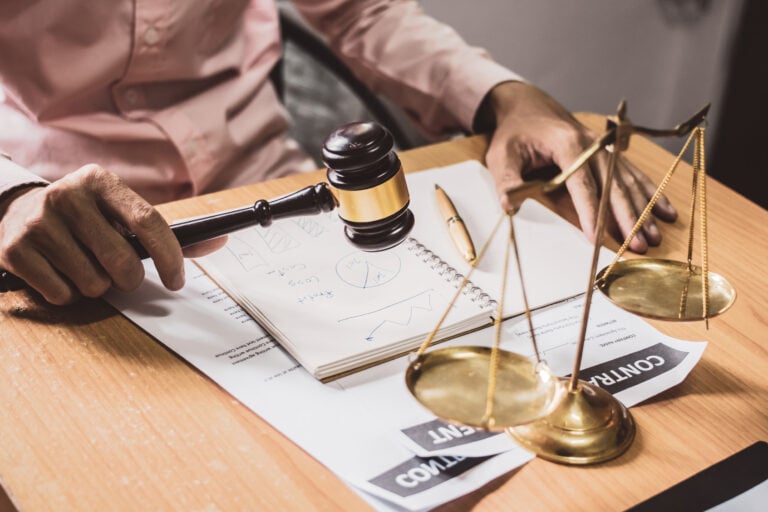 Abogados de conducta desordenada con arma en Seligman